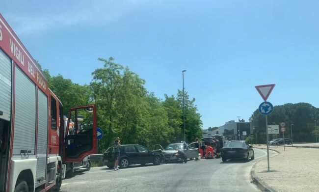 incidente-rotonda-corridonia-superstrada1-650x391