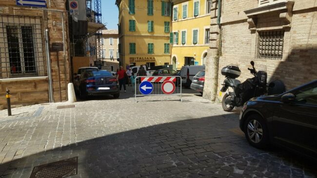 Chiusura-via-Crescimbeni-1-650x366
