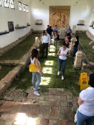 Visita-al-santuario-dedicato-a-Mitra