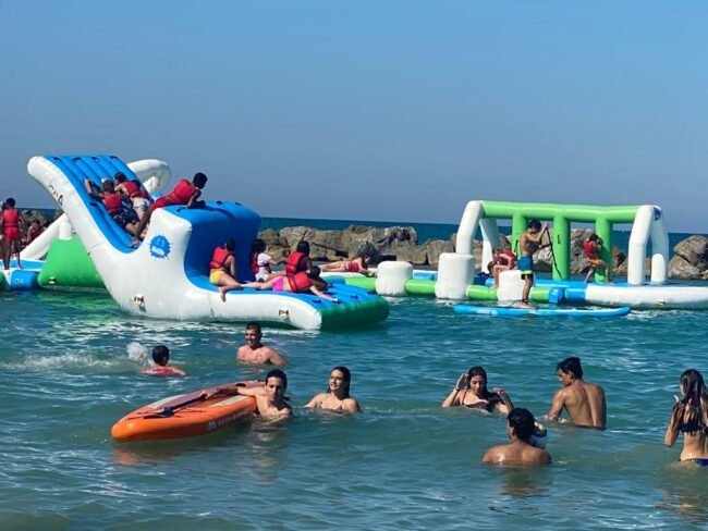 mare-spiaggia-estate-civitanova-10-650x488