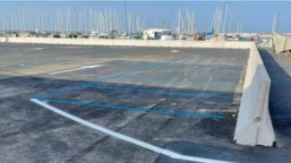 parcheggio-nellarea-portuale-davanti-al-Club-Vela