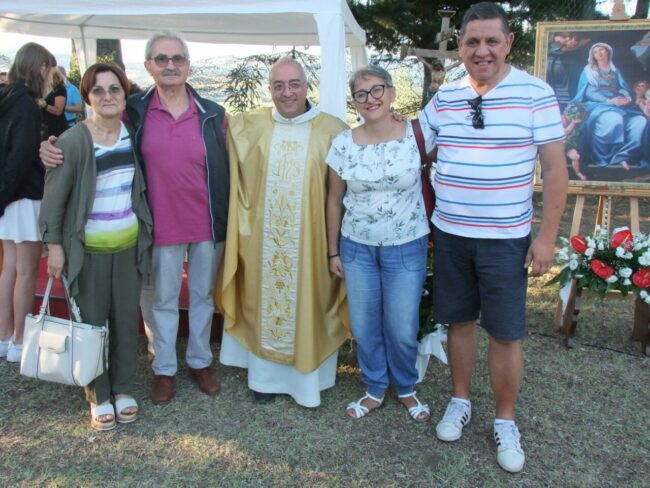 DSF-17-DON-SERGIO-CON-RAPPRESENTANTI-COMUNITA-PAPA-GIOVANNI-XXIII-650x488