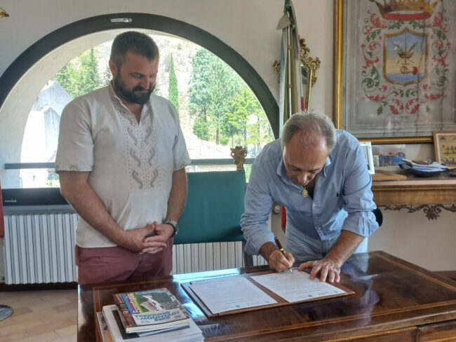 Luigi-Nazzareno-Bartocci-gemellaggio-esanatoglia-ucraina-2-650x488