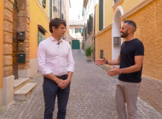 Sindaco-Mariano-Calamita-e-David-Romano-conduttore-della-trasmissione-di-SKY-TV-