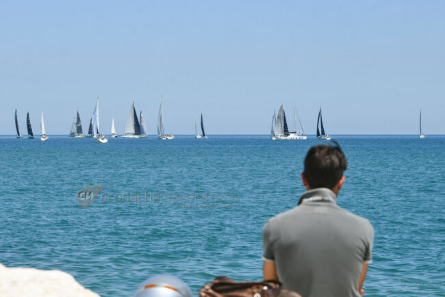 partenza-regata-civitanova-sebenico-FDM-1-650x434