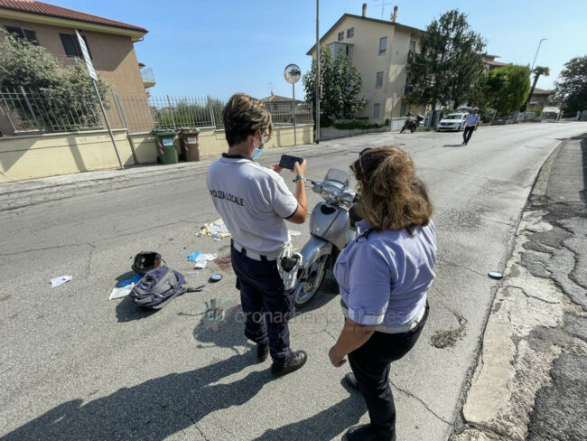 incidente-auto-scooter-via-dannunzio-civitanova-FDM-4-650x488
