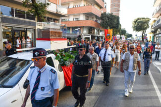 messa-e-processione-in-mare-di-san-marone-civitanova-FDM-4-325x217