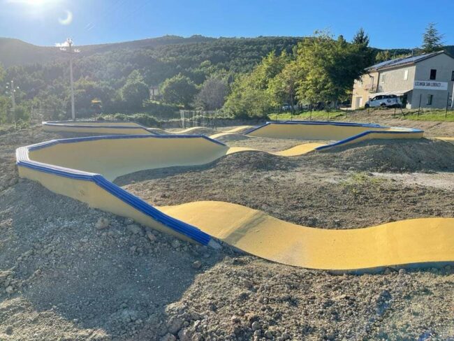 La-nuova-pista-Pump-track-San-Lorenzo-in-Campo-Treia-1-650x488