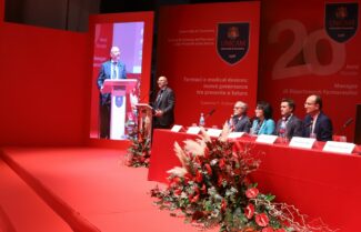 Seicento-farmacisti-ospedalieri-a-Camerino-per-i-20-anni-del-Master-in-Manager-di-Dipartimenti-Farmaceutici-3-325x209