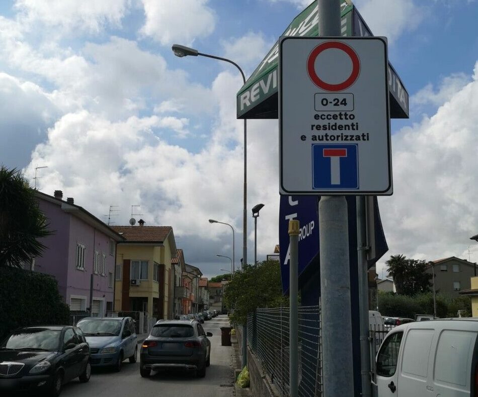 Residenti Residenti senza parcheggio «In via Milazzo nessuno rispetta il divieto ...