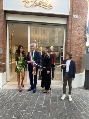 cherie_inaugurazione-1-300x400