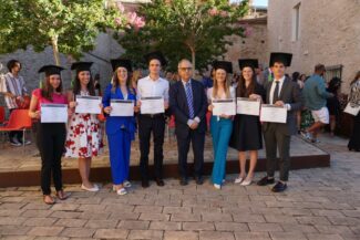 diplomati-scuola-leopardi-21_22-325x217
