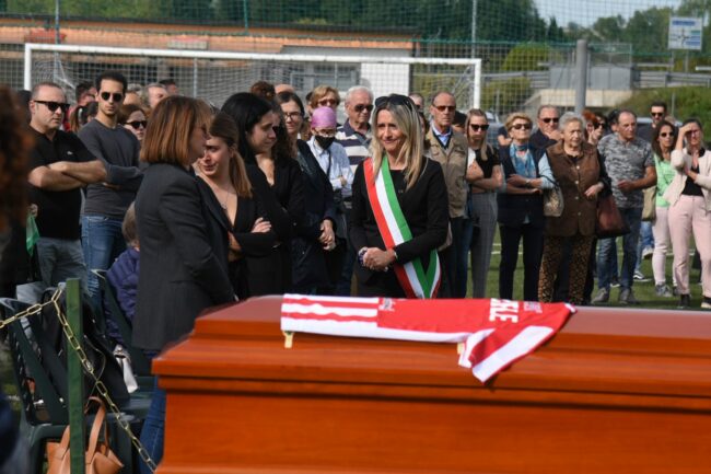 funerale-michele-gironela-FOTOFF9-650x433