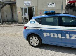 Rapina fuori da una discoteca:  18enne patteggia 2 anni e 3 mesi