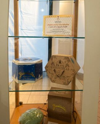 Panettone-Store-by-Fiordilatte-Malatino-a-Montecassiano-6-e1669712291900-323x400