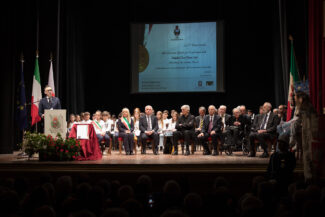 SAN-SEVERINO-MARCHE-DA-OGGI-LA-MEDAGLIA-DORO-AL-MERITO-CIVILE-7-325x217