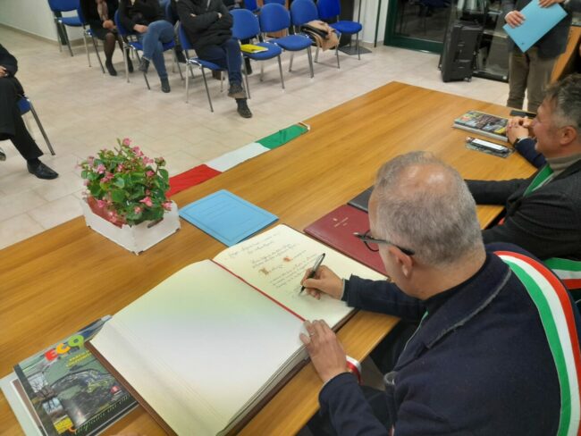 patto_amicizia-2-650x488