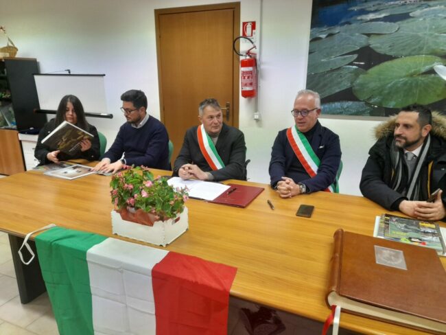 patto_amicizia-3-650x488