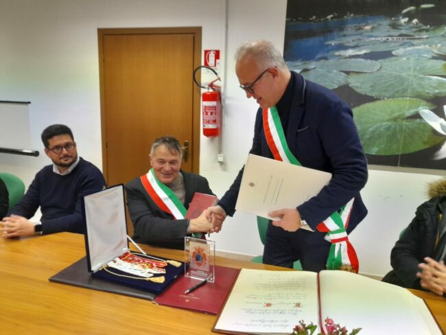 patto_amicizia-4-650x488
