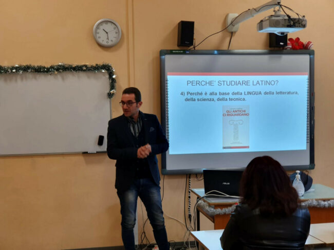 Scuola-Aperta-al-Liceo-Leopardi-di-Macerata_10-650x488