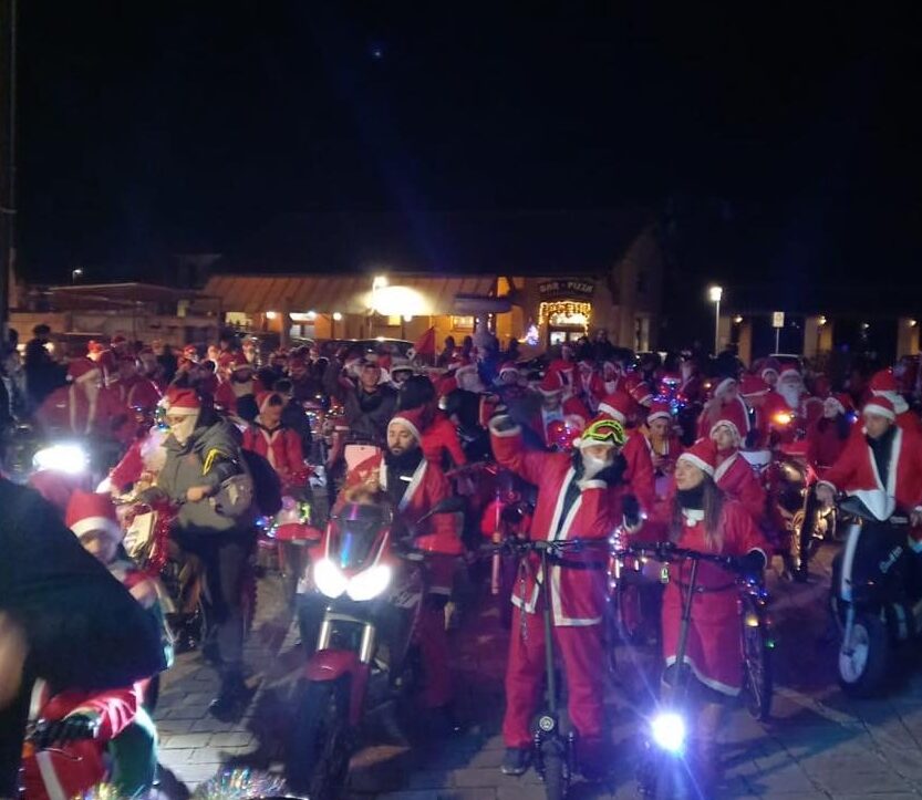 babbi-natale-moto-1-e1671552664748