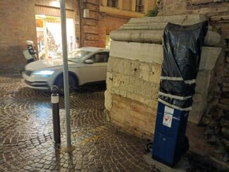 parcheggio-piazza-liberta-parcometro-parcometri-2-325x244