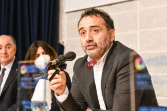 premiazioni-call-to-action-ussi-e-estra-liceo-da-vinci-civitanova-FDM-6-325x216