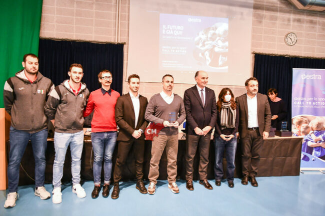 premiazioni-call-to-action-ussi-e-estra-liceo-da-vinci-civitanova-FDM-9-650x433