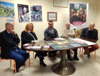 terre_tartufo_conf_stampa_01_ok-325x248