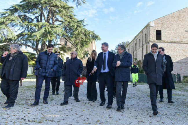 visita-ministro-gennaro-sangiuliano-villa-buonaccorsi-acquaroli-latini-potenza-picena-FDM-5-650x434