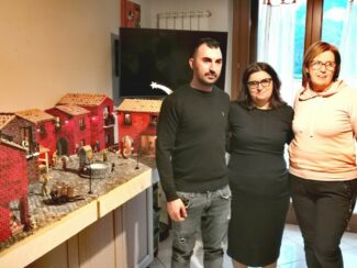 Enzo-DEufemia-sua-mamma-e-la-Vicesindaco-Carla-Budassi