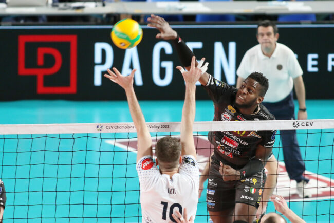 Luce-Roeselare-champions-10-650x434