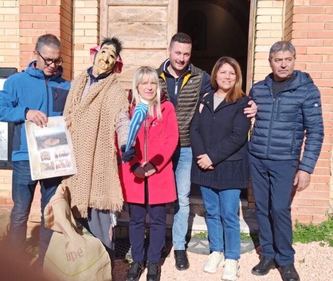 befana-presepe-vivente-san-severino-3-650x548
