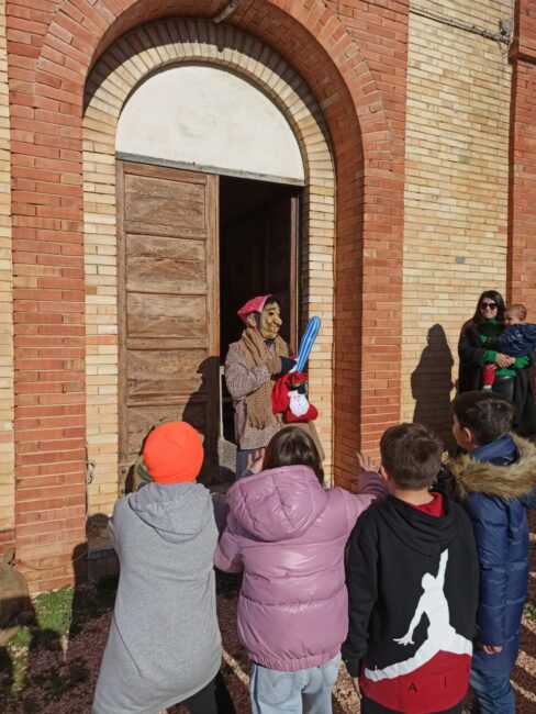 befana-presepe-vivente-san-severino-5-488x650