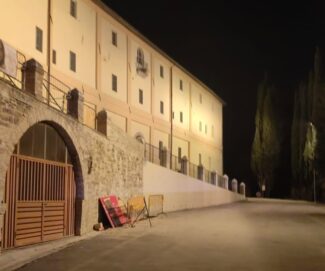 muro-parcheggio-madonna-dei-lumi-1-325x271