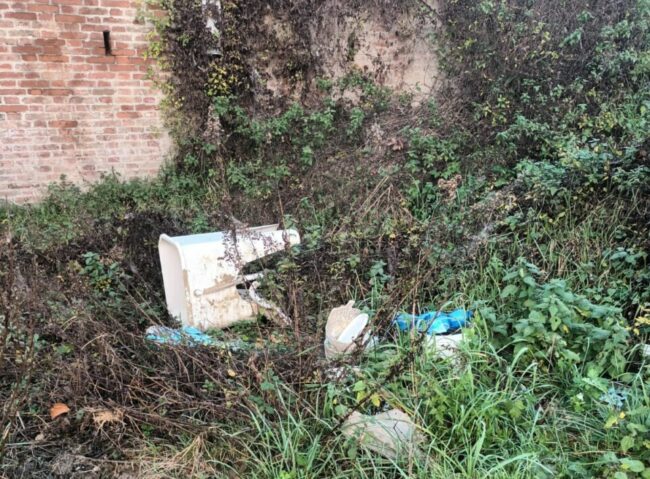 rifiuti-abbandonati-recanati-cingoli-2-e1673339222949-650x479