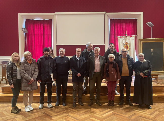 Consegna-chiavi-dei-nuovi-immobili-popolari-alle-famiglie-recantesi-