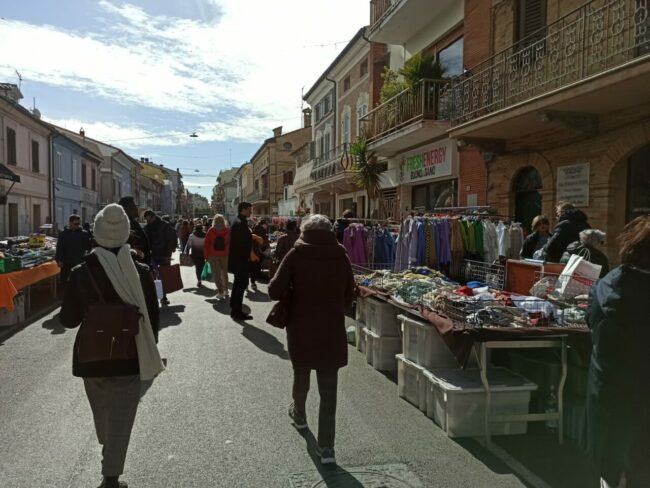 mercato-fidani-civitanova-2-650x488