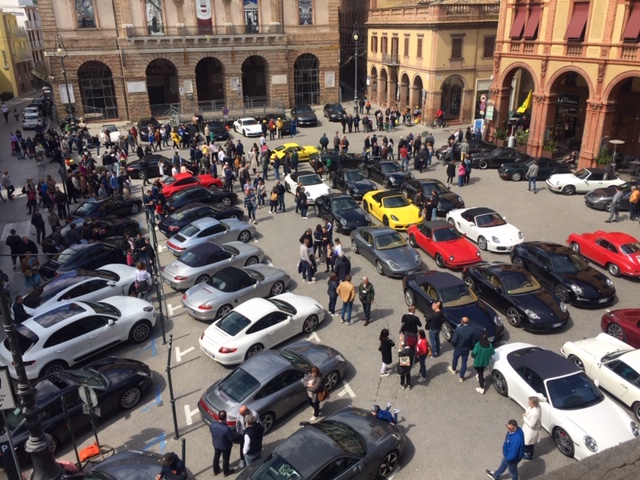 PORSCHE-PIAZZA-DELLA-LIBERTA-IMG_5955