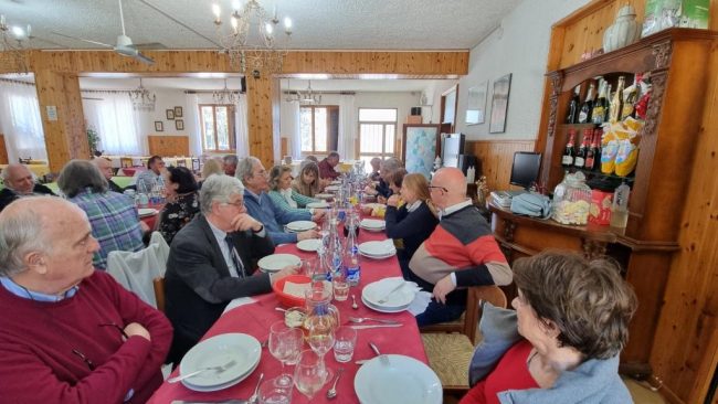 11-gli-Amici-a-pranzo-650x366