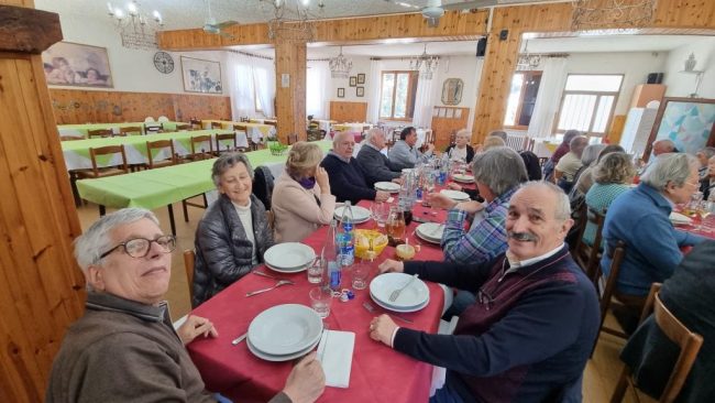12-gli-Amici-a-pranzo-650x366