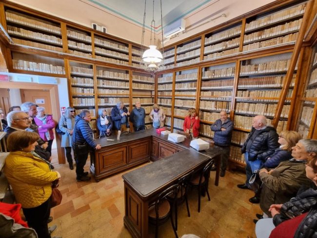 3-Emili-illustra-biblioteca-650x488
