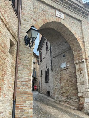 Porta-Roma-3-300x400