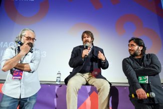 cff-civitanova-film-festival-2023-giuseppe-battiston-con-fofi-e-barbera-FDM-2-325x217