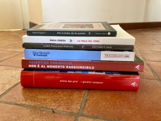Libri-finalisti-premio-letterario-Dolores-Prato-Citta-di-Treia-1-325x244