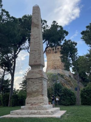 Obelisco-Treia