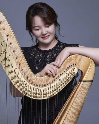 Yoojin-Oh-harp-photo-2023-1-320x400