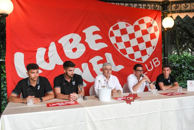 cena-tifosi-lube-nel-cuore-lube-volley-i-due-cigni-montecosaro-FDM-1-650x434