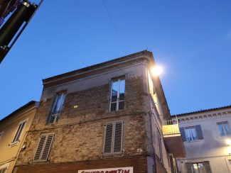 crollo-tetto-recanati-1-325x244