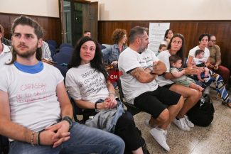 protesta-asili-in-consiglio-comunale-giugno-2023-civitanova-FDM-1-325x217